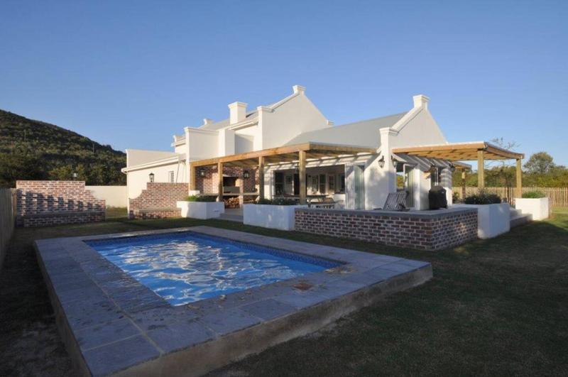 To Let 4 Bedroom Property for Rent in Keurbooms River Western Cape